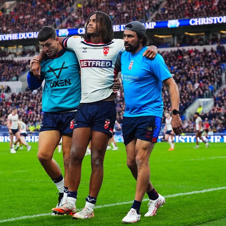 Broken foot rules Young out of third Ashes Test