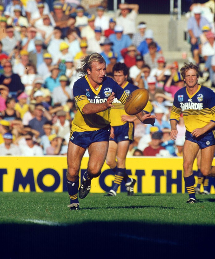 Peter Sterling received the Clive Churchill Medal after the 1986 grand final.
