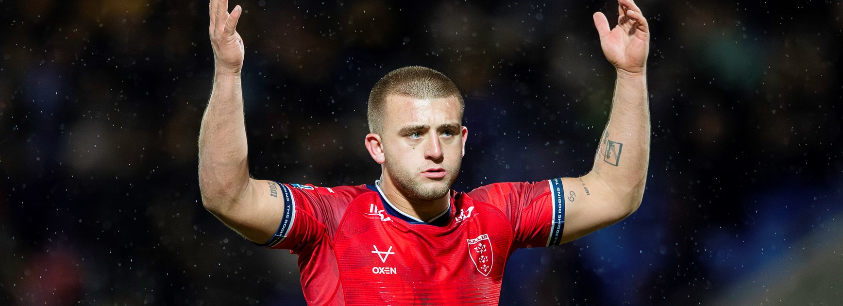 Lewis cleared to play as WCC mind games step up