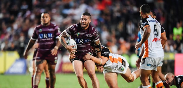 Thompson urges siege mentality as 'knives are out'