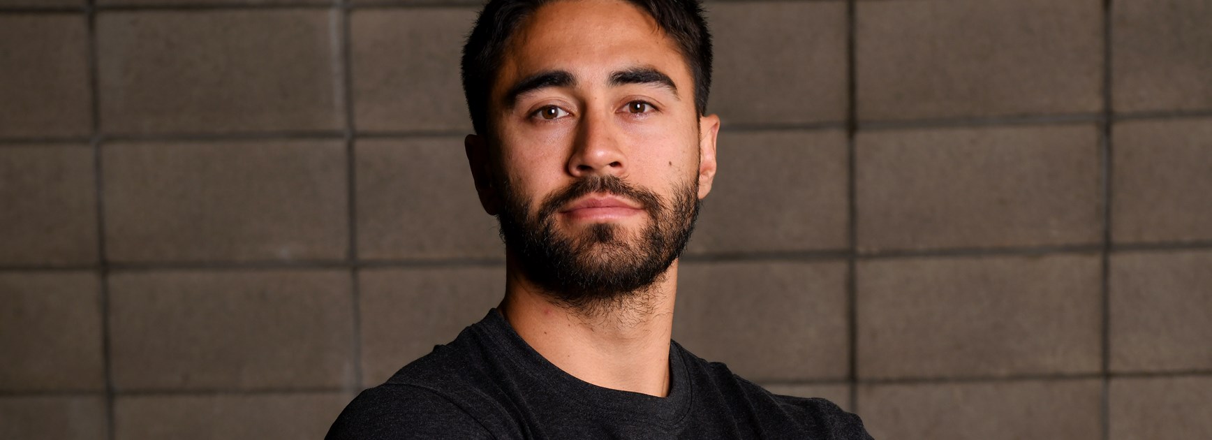 Warriors will sign new half unless Johnson takes pay cut