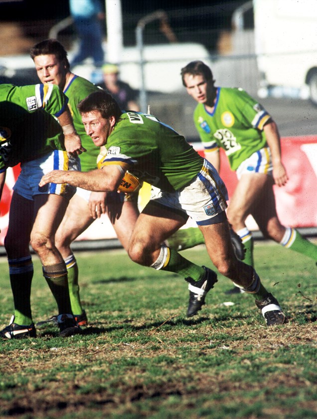 Craig Bellamy scoots away for Canberra in 1990.