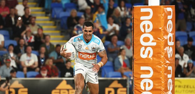 Titans douse Raiders' Fogarty interest as James, Lui exit