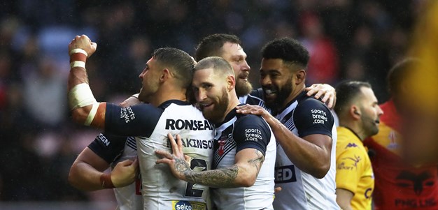 Five-star Makinson powers electric England into semi-finals