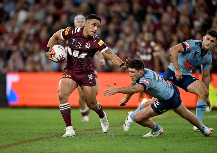 Val Holmes swapped his Queensland Maroons No.4 jersey with Washington Commanders star Frankie Luvu.