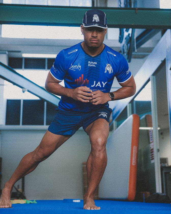Stephen Crichton gets down to business on his first day at Bulldogs training.