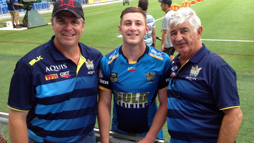 Max King with father David (l) and grandfather Johnny (r) after his debut for the Titans in 2017.