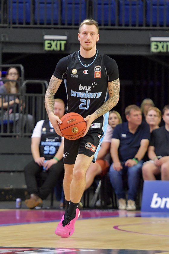 New Zealand Breakers NBA star Carlin Davison and sister Tiana, the Kiwi Ferns prop, are both forging successful sporting careers.