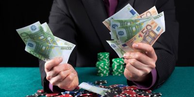 how much do casinos make in a day